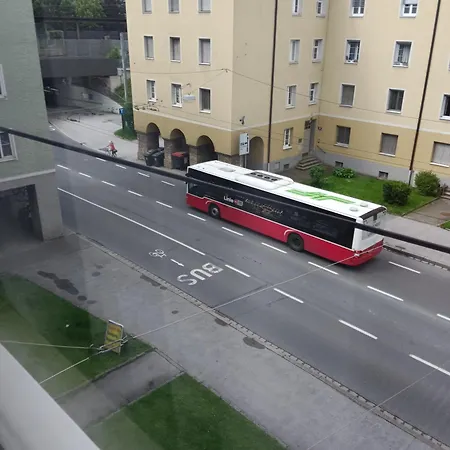 דירה City Apartment *